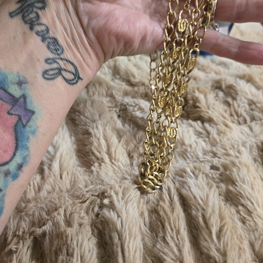 Monet Gold Chain Necklace - Picture 2 of 4